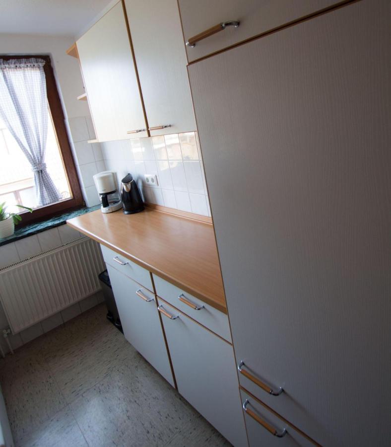 Ferienwohnungen-Neue-Tiefe-Wohnung-Kleiderbuegel Neue Tiefe Fehmarn Exterior foto