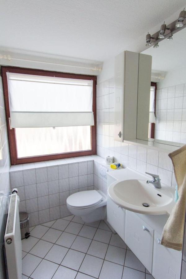 Ferienwohnungen-Neue-Tiefe-Wohnung-Kleiderbuegel Neue Tiefe Fehmarn Exterior foto